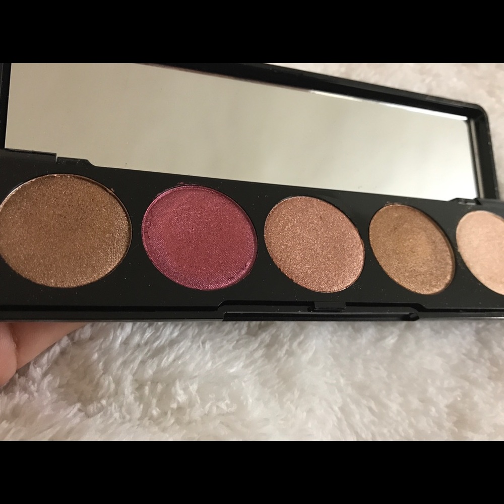 Blinc cosmetics x boxycharm eyeshadow palette